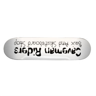 穴居人のライダーのスケートボード スケートボード