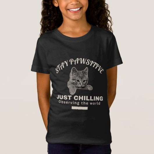究極のくつろぎ: 猫のイラスト Tシャツ (正面)