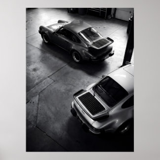 空からのクラシック ポルシェ 911 ターボの眺め ポスター