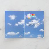 空が付いている太陽のサングラスが付いている誕生日の太陽 カード (内部)