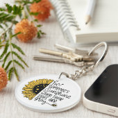 空が灰色の時の太陽の光である キーホルダー (正面右)