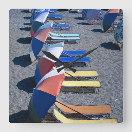 空き椅子オンビーチ スクエア壁時計 (正面)