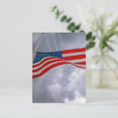 空とアメリカ国旗、おもしろい、愛国心のある飛行機 シーズンポストカード (スタンド正面)