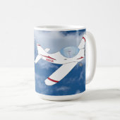 空に到達し、高い飛行機のパイロットを飛ぶ コーヒーマグカップ (正面右)