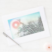 空に向かって手を伸ばす 長方形シール (封筒)