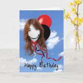 空に浮かぶガールオン誕生日バルーン カード (黄色い花)