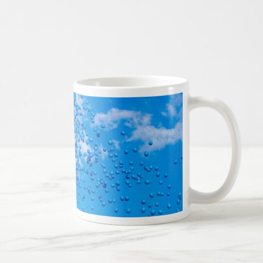 空に浮かぶ青い風船 コーヒーマグカップ (右)