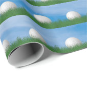 空のある草の中のゴルフボール ラッピングペーパー (ロールコーナー)