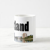 空のオークランドが付いているオークランドカリフォルニア コーヒーマグカップ (中央)