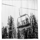 空のスキリフト//黒と白の冬 シャワーカーテン (正面)