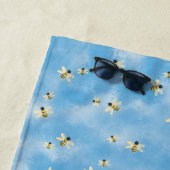 空のハチ ビーチタオル (インサイチュ)