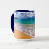 空のビーチと青い海 マグカップ (正面左)