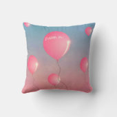 空のピンク色の風船の夢の名感動的前 クッション (裏面)