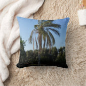 空の下で揺れるヤシ澄んの木 クッション (ブランケット)