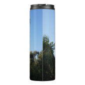 空の下で揺れるヤシ澄んの木 タンブラー (裏面)