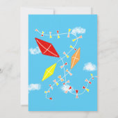 空の凧それは男の子のシャワー招待状 招待状 (裏面)