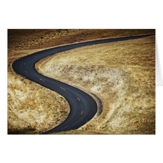 空の巻上げによって舗装される道 (正面横)