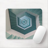 空の灰色と白のコンクリートらせん階段 マウスパッド (マウス)