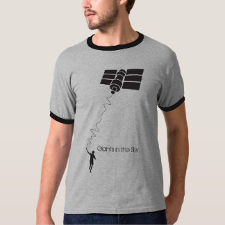 空の男の子飛んでいるな衛星のジャイアンツ Tシャツ