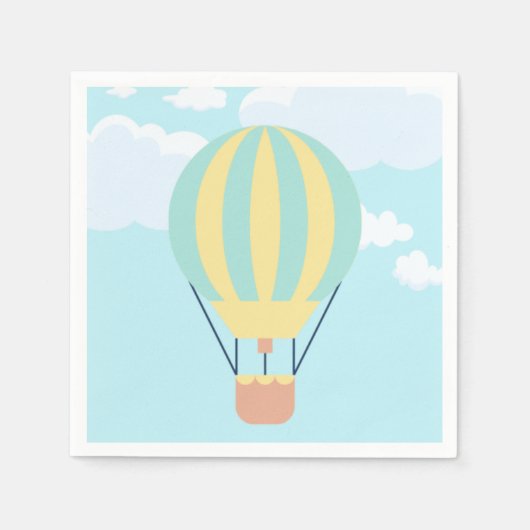 空の緑と黄色の熱気球 スタンダードカクテルナプキン (正面)