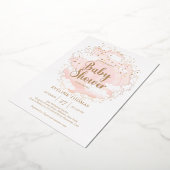 空の赤ちゃんシャワーにピンクと金ゴールドの星が雲 箔招待状 (回転した状態)