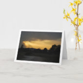 空の風景に降り注ぐ天の太陽の光 カード (黄色い花)