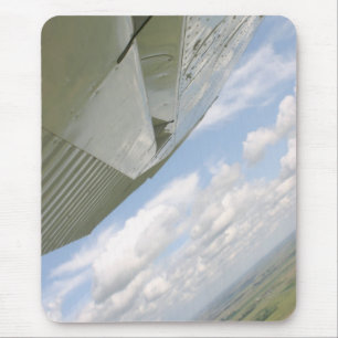 空のmousepadのセスナの飛行機の翼 マウスパッド