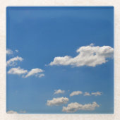 空は青、白い雲が通り過ぎている ガラスコースター (正面)