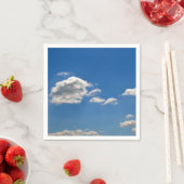 空は青、白い雲が通り過ぎている スタンダードカクテルナプキン (インサイチュ)