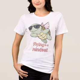 空を飛ぶはマインドセット ~翼を持つ可愛いカメのイラスト~ トライブレンドTシャツ