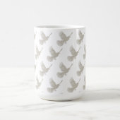 空を飛ぶ鳥の北欧柄 タンリネン コーヒーマグカップ (中央)