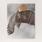 空を飛んでいるアカオタカ ジグソーパズル (縦)