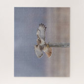 空を飛んでいるアカオタカ ジグソーパズル (縦)