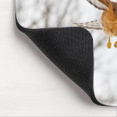 空を飛んでいる鷹 マウスパッド (コーナー)