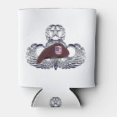 空中の翼の上に特別に設計されたベレー 缶クーラー (正面)