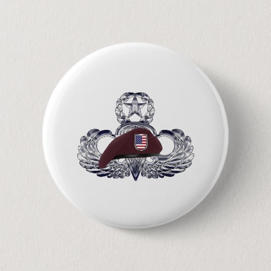 空中の翼の上に特別に設計されたベレー 缶バッジ (正面)