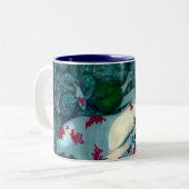 空想にふけるコイの人魚のマグ ツートーンマグカップ (正面左)