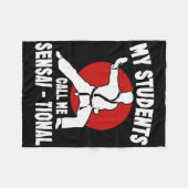 空手くんふ仙西ギフトI武術アーツファイター フリースブランケット (正面(横))