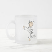 空手の女の子のTシャツおよびギフト フロストグラスマグカップ (左)