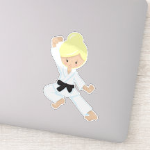 空手ガール，かわいい女の子，ブラックベルト，ブロンド髪