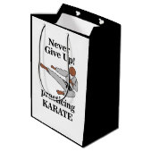 空手ブラックベルトは与え決して武術芸術 ミディアムペーパーバッグ (裏面アングル)