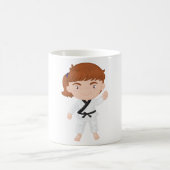 空手マグをする少女 コーヒーマグカップ (中央)