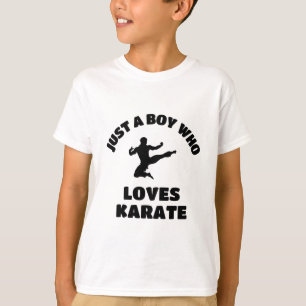 空手好きの少年 Tシャツ