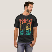 空手家のためのレトロなビンテージ空手ギフト Tシャツ (正面フル)
