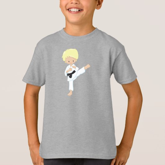 空手少年，かわいい少年，金髪，黒帯 Tシャツ (正面)