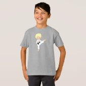 空手少年，かわいい少年，金髪，黒帯 Tシャツ (正面フル)