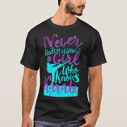 空手知り合いの少女を甘く見ない引用文 Tシャツ (正面)