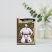 空手素朴ブラウンベルトウッド取引カード 名刺 (スタンド正面)