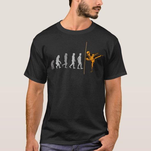 空手 スポーツ 空手家 エボリューション Tシャツ (正面)