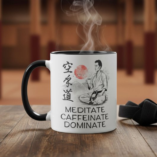 空手 - 瞑想し、カフェインを摂り、勝利せよ。 マグカップ
